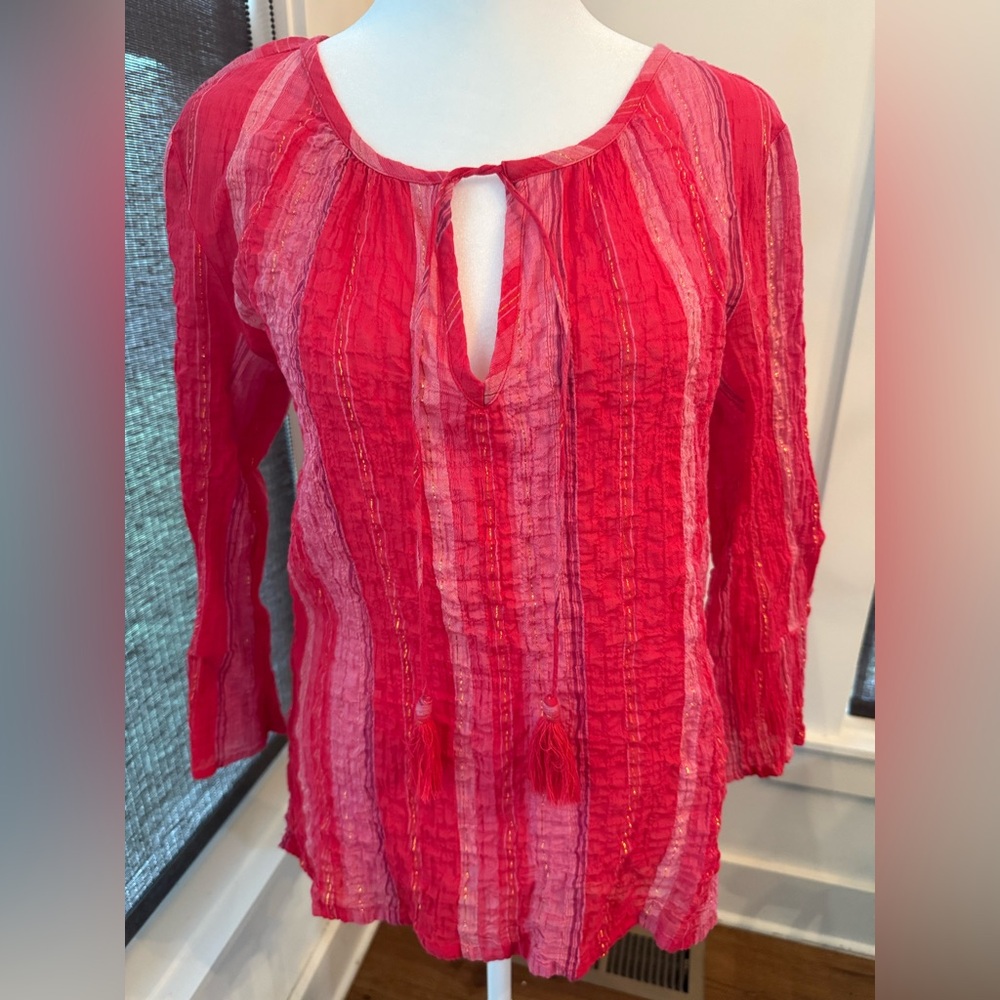 Tommy Bahama. Red/Pink Metallic-Stripe Top. Size Small.